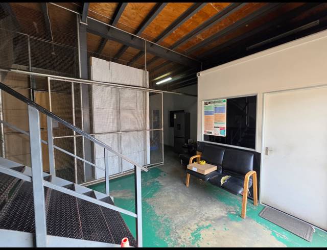 800M² WAREHOUSE FOR SALE IN FLORIDA